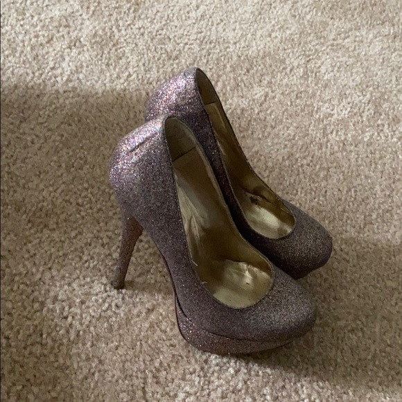 High heels - Picture 2 of 3